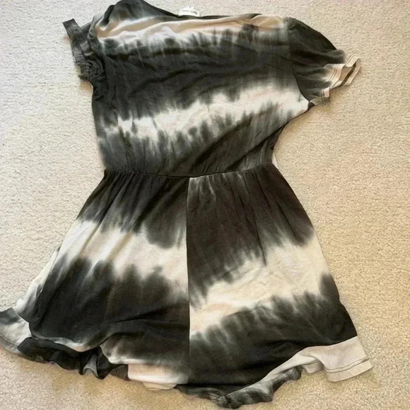 Romper - Picture 4 of 4